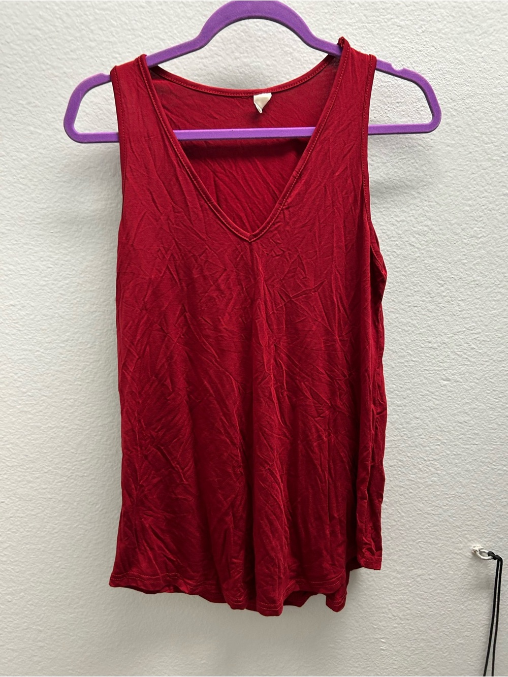 Amazon Red V-Neck Sleeveless Tank Top